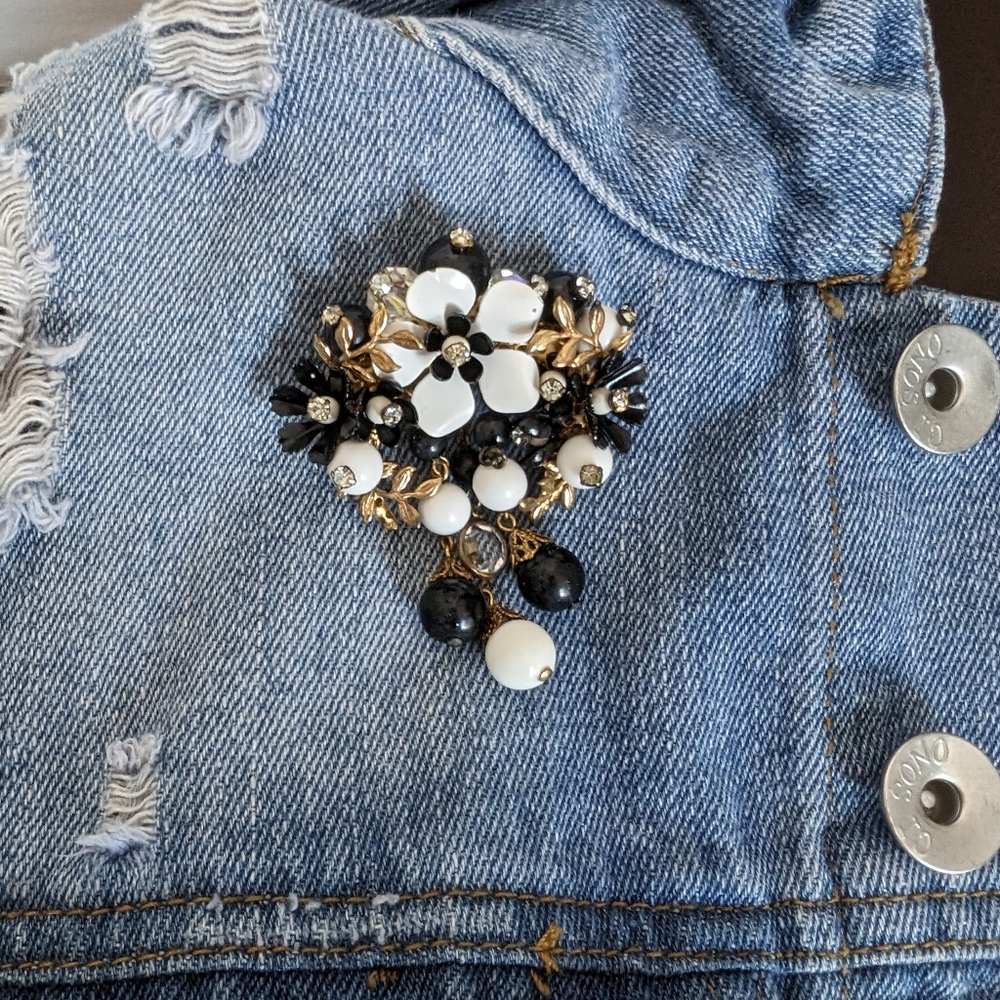 Flower  Brooch, Mid Century Black and White Bead Brooch